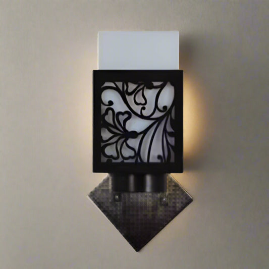 Blackwood classic wall lamp